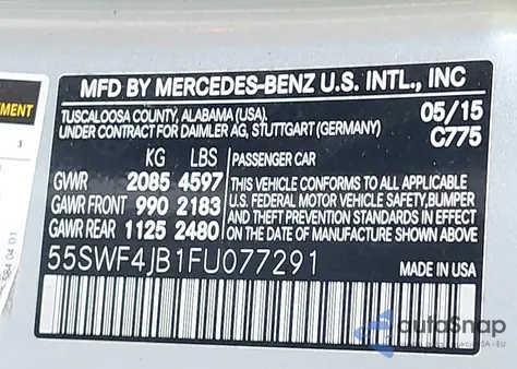 2015 Mercedes-Benz C 300 z USA, uszkodzony, nr VIN 55SWF4JB1FU077291
